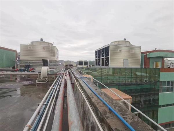 變頻調速玻璃鋼橫流式冷卻塔概述(凱里方形橫流式玻璃鋼冷卻塔直銷)