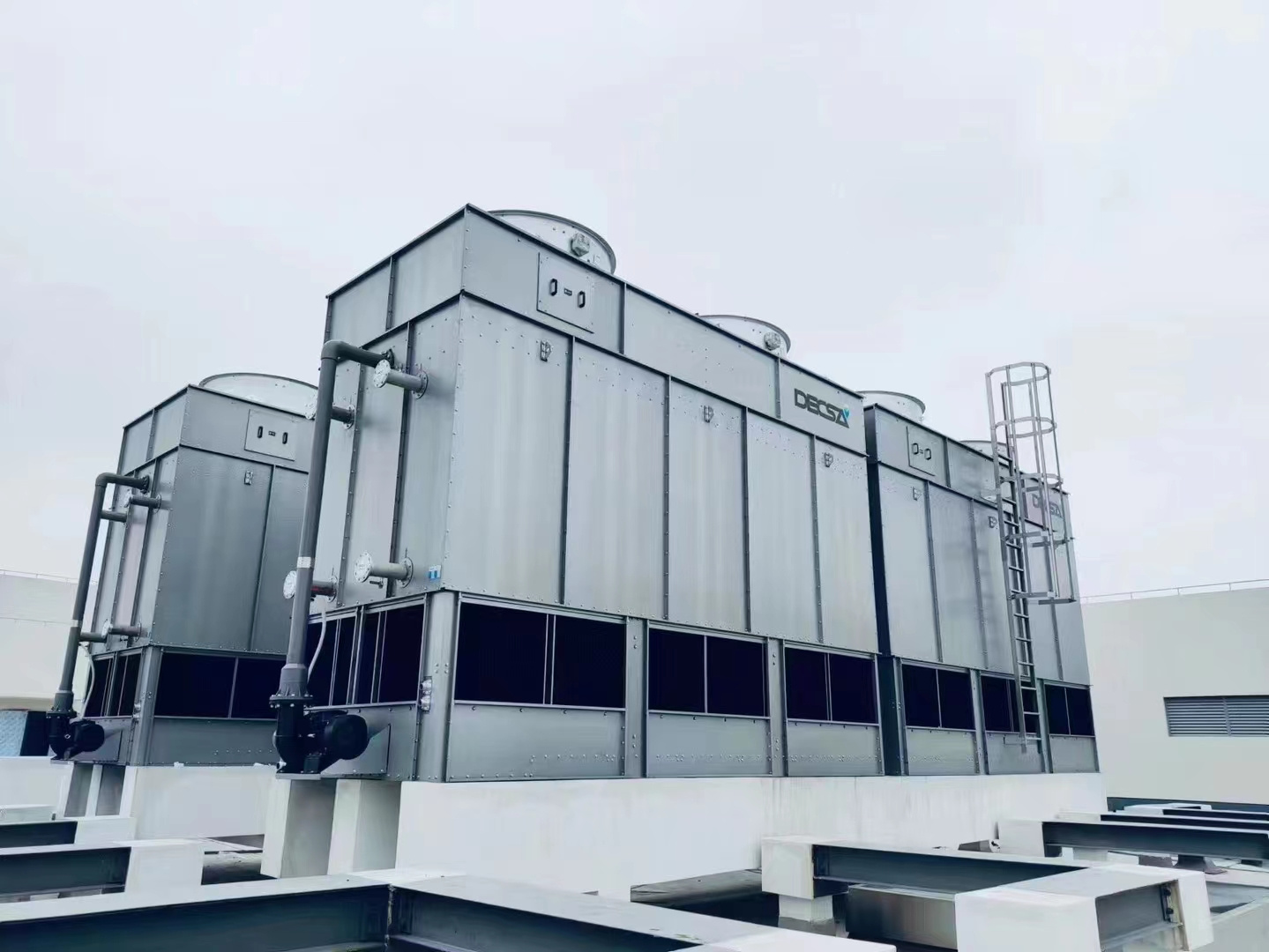 冷卻塔風(fēng)機(jī)在冷卻設(shè)備中的應(yīng)用,冷卻塔風(fēng)機(jī)在冷卻中的應(yīng)用